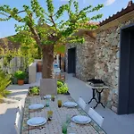 Mas De La Petite Jeanne Grimaud